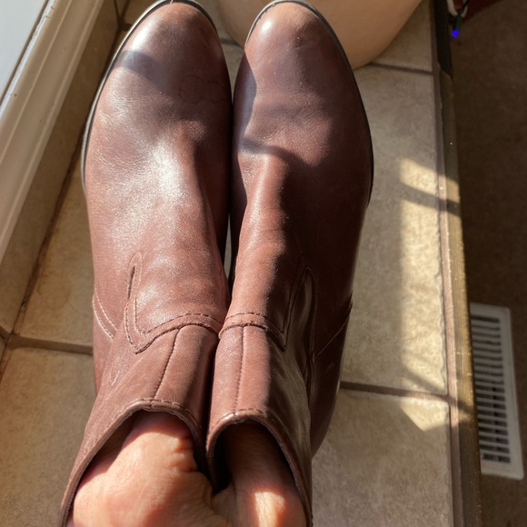 Ana Short Leather Boots - Picture 5 of 6